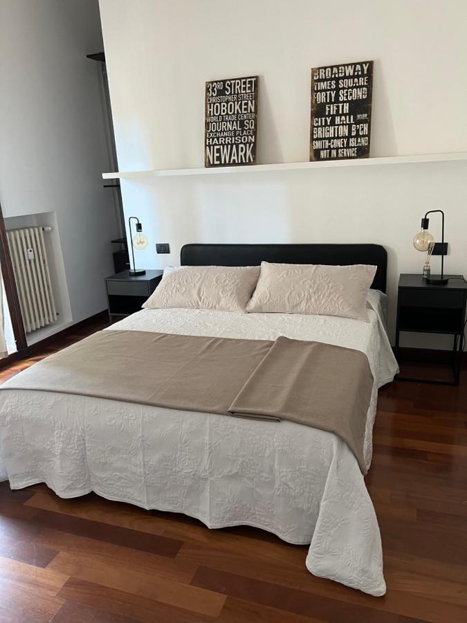 Rebecca'S Milano Collection: Repubblica Apartment Luaran gambar